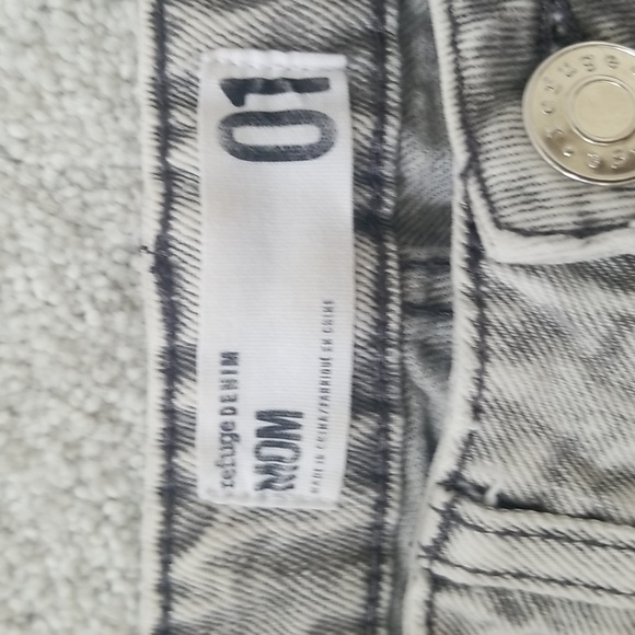 Grey Refuge Denim mom jeans, size 01 - Picture 3 of 4